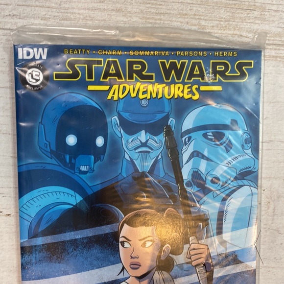 Loot Crate Exclusive Star Wars Adventures Graphic Novel Destroyer Down - Picture 2 of 6